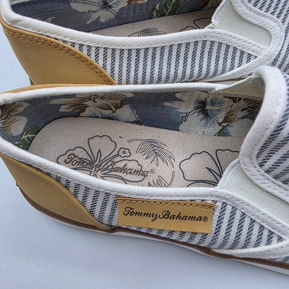 Tommy Bahama Women's Striped Slip On Canvas Shoes Tan Accents Size 8.5 - Picture 3 of 10